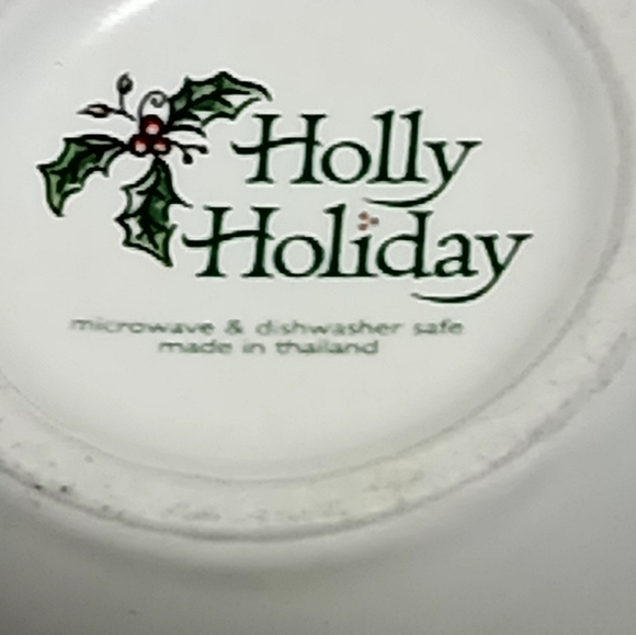 Vintage Holly Holiday Christmas Mug - Picture 2 of 2